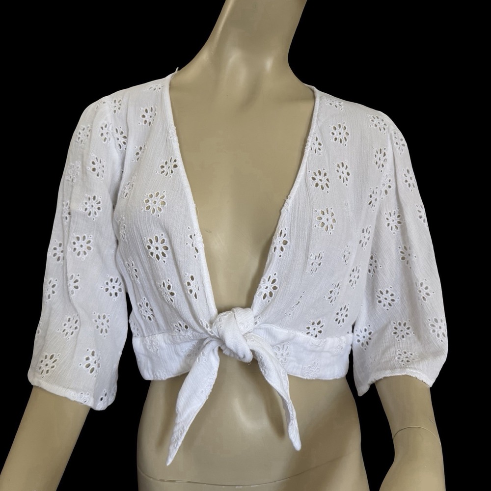 Hollister Cropped Eyelet Tie Front Top Sz Large • Boho Coastal Cowgirl Prairie